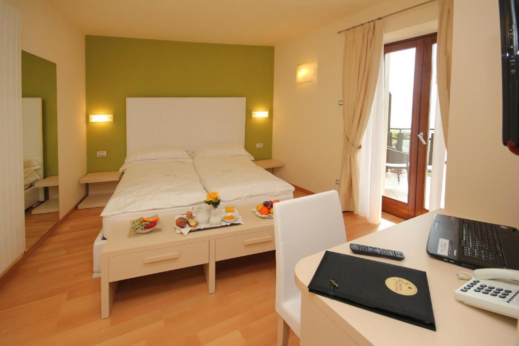 Hotel La Fenice E Sole Tremosine Bilik gambar